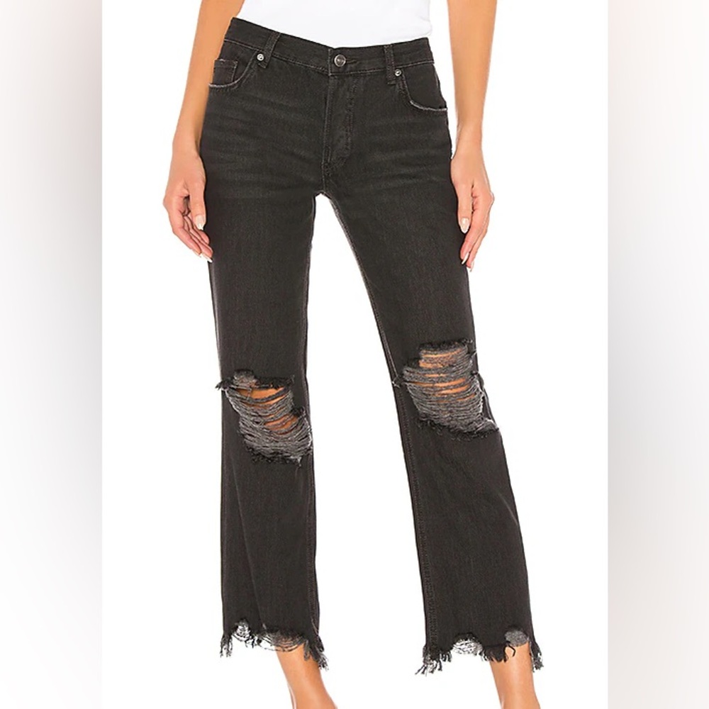 FREE PEOPLE X WE THE FREE• Women’s “Maggie” Distressed Jean Size 27